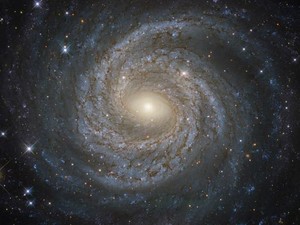 Teleskop Hubble Potret Galaksi yang Sedang Sekarat