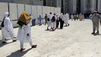 Terlebih di kota Mekah sendiri, cuaca panas tinggi akan menjadi tantangan tersendiri.
