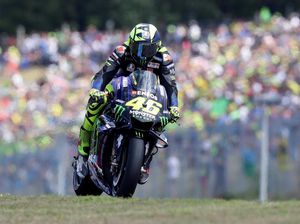 Rossi: Yamaha YZF-M1 Belum Banyak Pengembangan