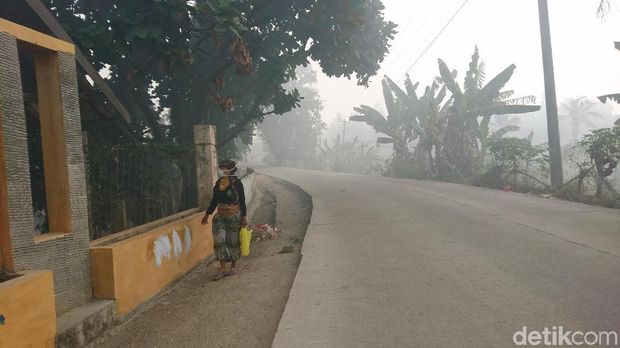 Kebakaran di TPSA Cilegon 2 Hari Belum Padam, Warga Keluhkan Polusi Asap