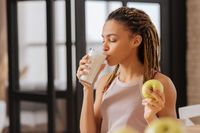 Sehatkah Minum Susu di Pagi Hari Saat Perut Kosong?