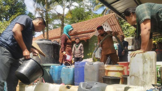 Sumur Kering, 900 KK di Kertaharja Ciamis Kesulitan Air bersih
