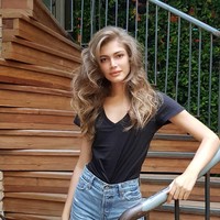 Hingga kini, Victoras Secret belum memberikan pernyataan resmi tentang model trangender pertamanya itu. Namun model Victorias Secret lainnya Lais Ribiero telah mengonfirmasi lewat tweetnya yang berbunyi First transgender to shoot with Vs! This make me so happy! Foto: dok. Instagram @valentts