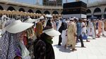 Jemaah Haji Melawan Panas Ekstrim