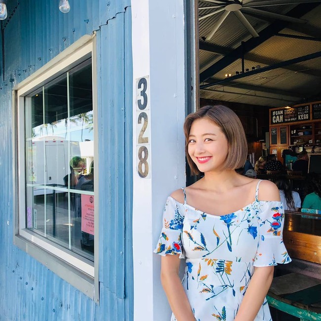 Bersama dengan TWICE, Jihyo telah menelurkan banyak prestasi, mulai dari penghargaan Best New Female Artist hingga memuncaki berbagai tangga lagu di Korea dan Jepang. Foto: Instagram @twicetagram