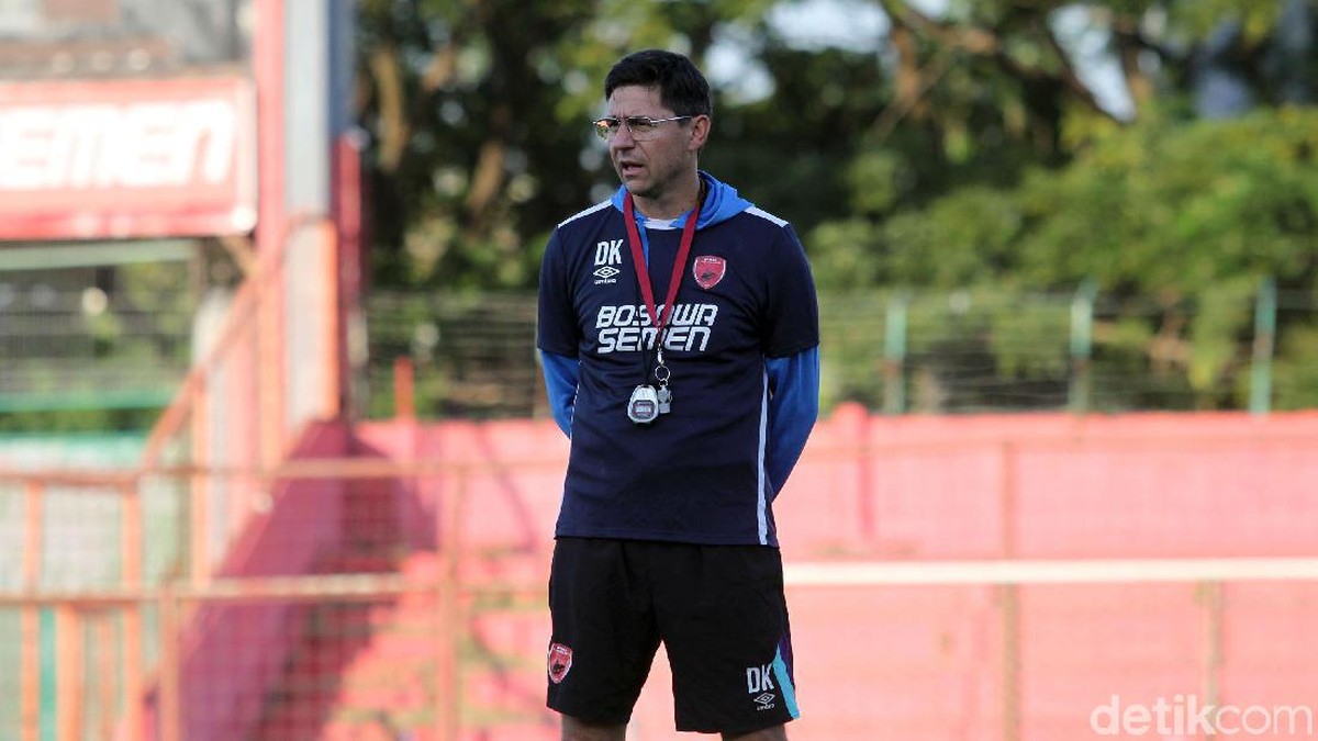 Darije Kalezic mewaspadai dua pemain baru Semen Padang (Rifkianto Nugroho/detikSport)