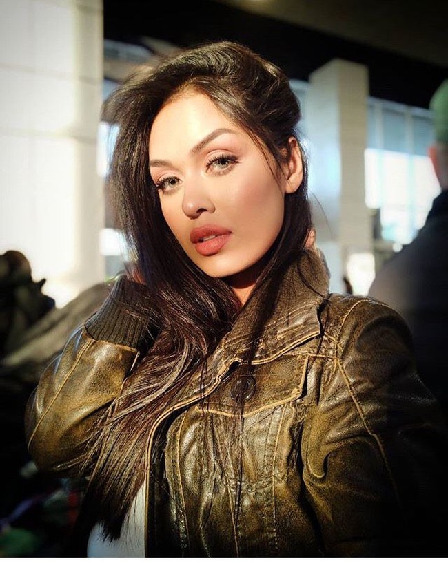 Ratu kecantikan berusia 24 tahun ini bekerja di Rumah Sakit Pilgrim di Boston, Lincolnshire, sebelum perjalanannya. Kini Bhasha merasa bersalah karena tidak dapat membantu sesama rekan NHS (National Health Service). Foto: Dok. Instagram @bhasha05