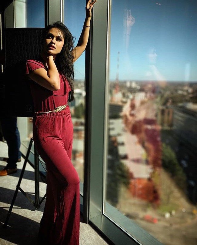 “Aku tidak tahu apakah aku menjadi lebih gugup karena Miss England atau memulai pekerjaanku sebagai dokter junior,” ungkap Basha setelah kemenangan seperti dikutip dari Telegraph Foto: Dok. Instagram @bhasha05