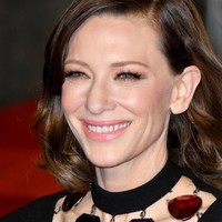 Aktris cantik yang lahir di Australia pada 14 Mei 1969 ini pernah memenangkan Academy Awards dan Golden Globes. Walau telah berusia 50 tahun, Cate Blanchett tetap terlihat cantik dan percaya diri. Foto: Getty Images