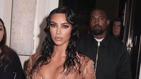Penampilan Kim memang banyak dipuja, namun ia mengatakan dirinya sangat stress untuk mempersiapkan penampilannya di acara tersebut. Dok. Instagram/kimkardashian