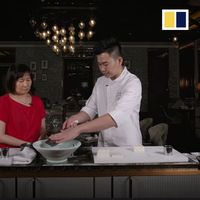 Super Tipis! Chef Ini Potong Tahu Sutera Setipis Helaian Rambut
