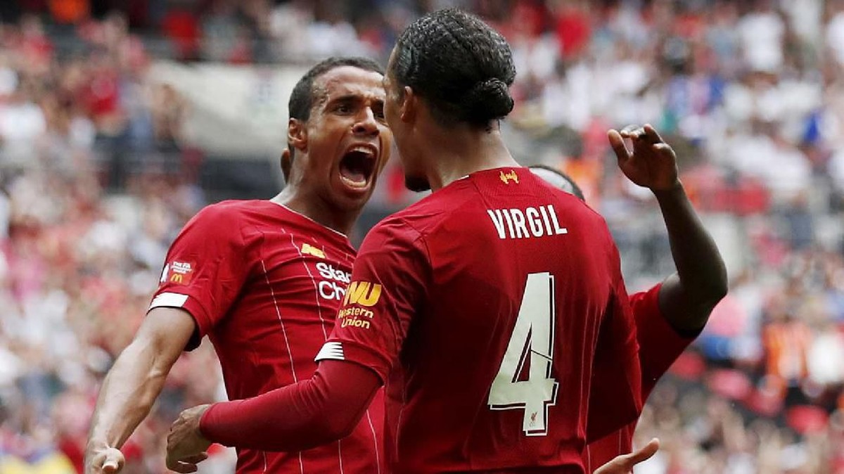 Di awal musim ini Virgin van Dijk kalah oke dibanding Joel Matip (REUTERS/David Klein)