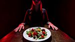 Bukan Mati Listrik, Restoran Ini Memang Tawarkan Sensasi Makan dalam Kegelapan