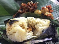 Bu Hendro: Mantap! Nasi Bakar Ditemani 50 Pilihan Lauk