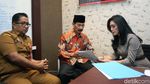 Bupati Solok Selatan Serahkan Berkas CPNS drg Romi