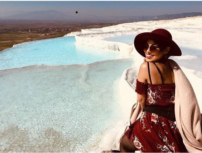 Dokter muda yang juga seorang model ini memiliki IQ 146 dan berbicara lima bahasa termasuk Jerman, Hindi dan Prancis. Foto: Dok. Instagram @bhasha05