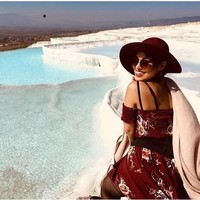 Dokter muda yang juga seorang model ini memiliki IQ 146 dan berbicara lima bahasa termasuk Jerman, Hindi dan Prancis. Foto: Dok. Instagram @bhasha05