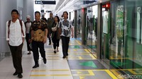 Sebelumnya, pemadaman listrik massal yang terjadi di sejumlah wilayah Jakarta, Jawa Barat, dan Banten, berimbas pula pada layanan MRT. Insiden itu sempat membuat empat kereta MRT sempat terhenti di bawah tanah ketika listrik padam dan penumpang akhirnya dievakuasi.
