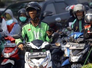 Agar Tak Mudah Sakit, Driver Ojol Romantis Edwin Selalu Sempatkan Olahraga