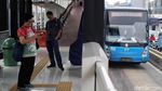 Sudah Normal, Begini Suasana di Halte TransJ Pemuda Rawamangun