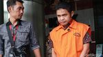 Anggota DPRD Jambi Menunduk Usai Diperiksa KPK