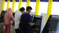 Sejumlah layanan perbankan, khususnya layanan ATM, kembali berjalan normal setelah terdampak oleh terganggunya jaringan listrik di Jawa Barat, Jawa Tengah, DKI Jakarta, dan Banten.