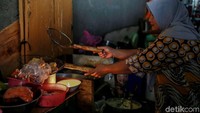 Sebelumnya, PLN memberi pengumuman, yakni sehubungan dengan masih terganggunya sistem pendistribusian listrik, maka beberapa pelanggan masih mengalami penghentian aliran listrik sementara.