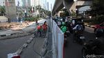 Jalan Satrio Kuningan Macet Imbas Pelebaran Trotoar