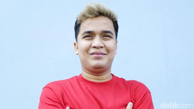 Dada Nikita Mirzani Dicium Pacar, Billy: Sok Cantik Banget Lu!