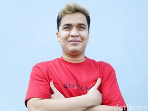 Pengumuman! Billy Syahputra Jual Mobil Alphard