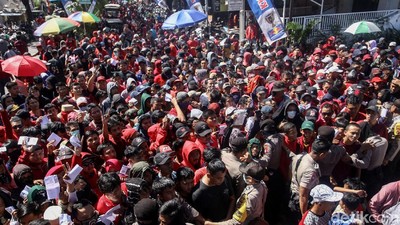 Ribuan Suporter PSM Makassar Padati Stadion Andi Mattalatta