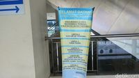 Informasi lantai di Terminal Pulogebang (Randy/detikcom)