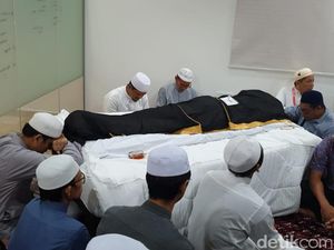 Padepokan Anti Galau Cirebon akan Gelar Tahlilan 40 Hari untuk Mbah Moen
