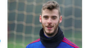 De Gea kini tidak harus bekerja keras menjaga pertahanan MU dengan formasi bek baru. Foto: istimewa