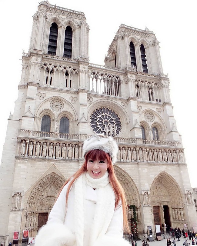 Sayuri sendiri bukan orang baru dalam dunia pertunjukkan. Banyak fan yang seumuran dengannya dan sudah menjadi penggemar sejak lama. Foto: Instagram @katsumisayuri_sayuri