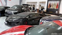Bengkel modifikasi interior mobil ini terletak di Jalan Raya Pekayon No 26, Bekasi.