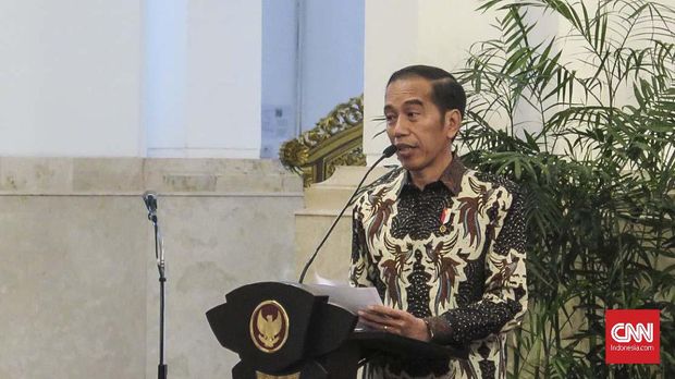 Presiden Jokowi akan mencopot pejabat Polri-TNI yang tak serius tangani karhutla.