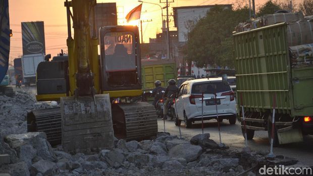 Sabar dan Hati-hati! Ada Perbaikan di Jalur Pantura Pemalang