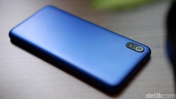 Baterainya berkapasitas 4.000 mAh. Foto: Adi Fida Rahman/detikINET