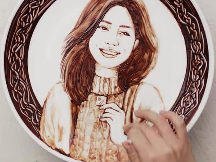 Kreatif! 10 Lukisan dari Cokelat Ini dibuat Hanya dengan Satu Jari