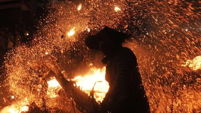 Wow! Ada Perang Obor di Jepara