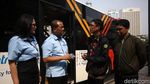 TransJakarta Sosialisasi Pembayaran Tap On Bus