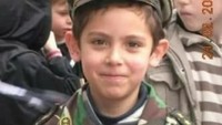 Ternyata, Enzo sudah bercita-cita menjadi tentara sejak kecil. Masa kecil Enzo sendiri dihabiskan di Prancis. Ini adalah foto Enzo saat karnaval Cherbourg France di TK Ecole Saint Joseph. Dari Prancis, Enzo ke Indonesia usai ayahnya meninggal (Foto: Situs TNI AD)
