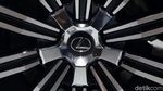 Keren Abis Hatchback Listrik Lexus Ini!