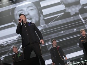 Swear It Again hingga My Love Buka Konser Westlife