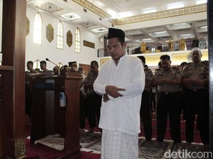 Salat Gaib untuk Mbah Moen, Ini Niat, Tata Cara, dan Doanya