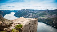 Sayang sekali, konsep ini masih gambaran khayal yang belum ada ujungnya.  Norwegia memastikan bahwa saat ini Pulpit Rock sedang tidak membangun hotel atau apa pun. (iStock)