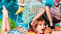 Pemotretan Jihyo seru banget sebab ia berpose ingin menggigit hamburger.  Nyamm! Foto: Instagram globaljihyo