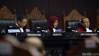 Panel kedua dimulai pada pukul 13.00 WIB dengan pembacaan 26 putusan gugatan.
