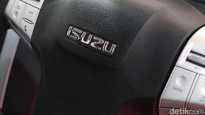 Logo Isuzu